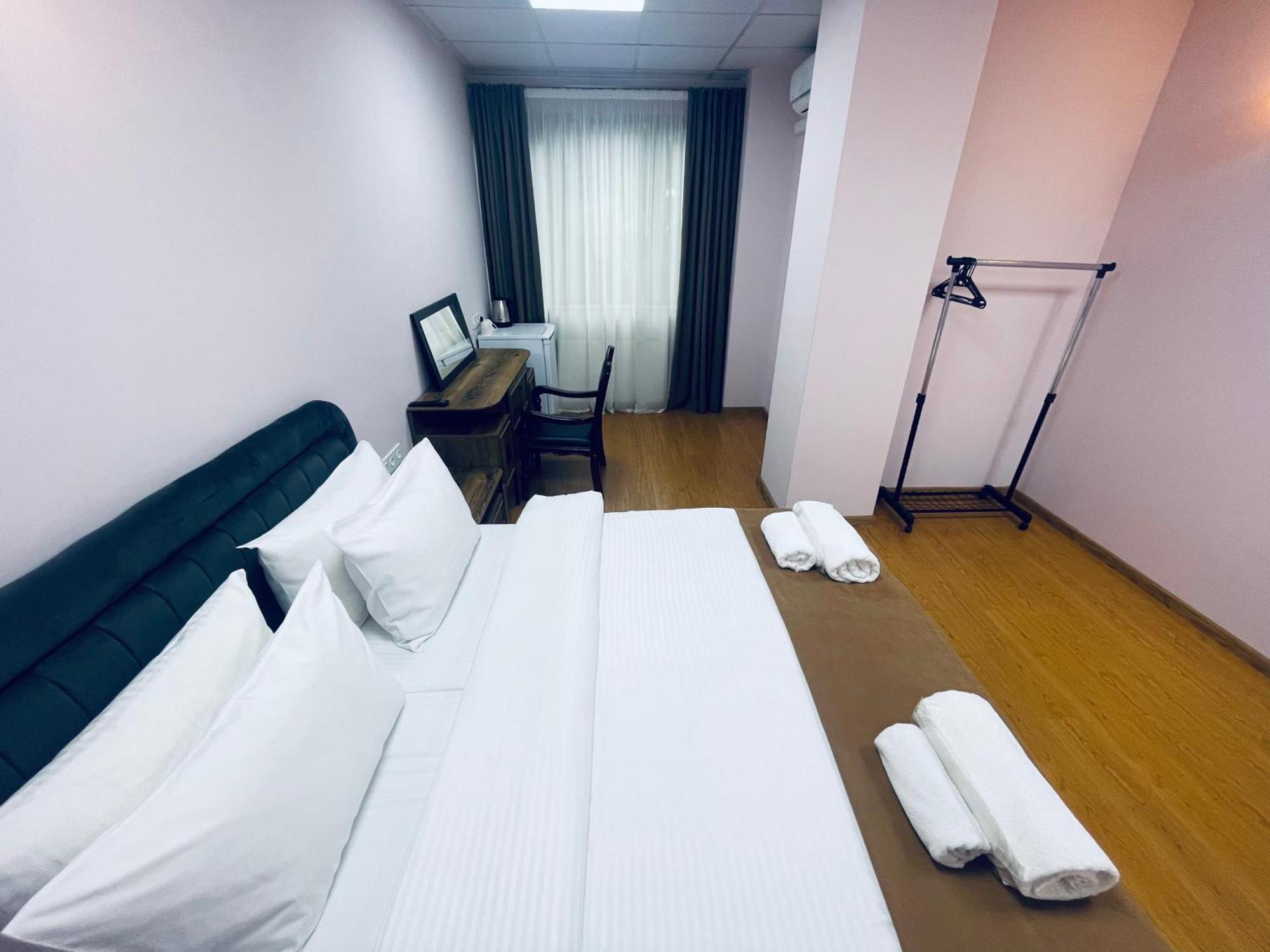 Hotel Four Seasons Тбілісі Екстер'єр фото