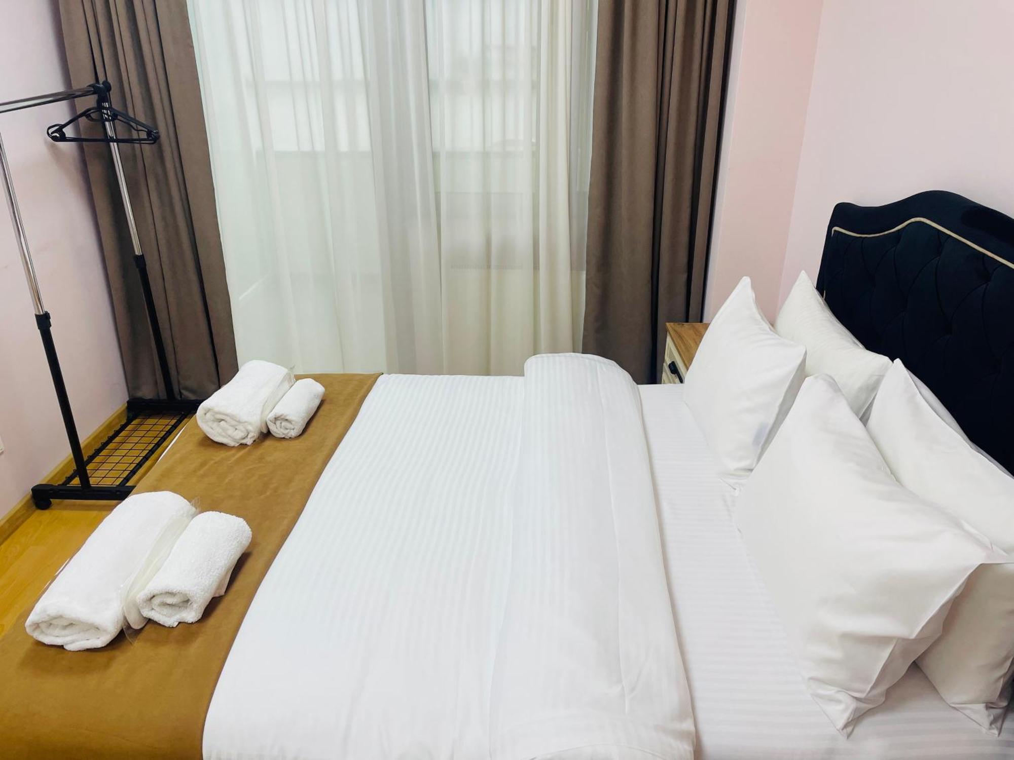 Hotel Four Seasons Тбілісі Екстер'єр фото